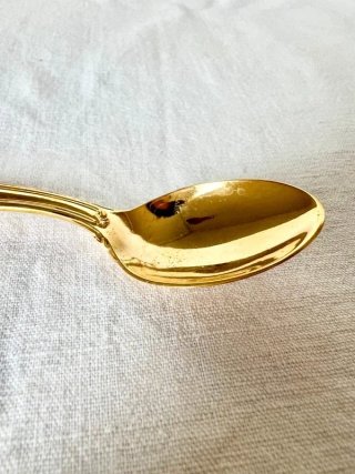 Cucharita de Café Bañada en Oro | Alta Calidad