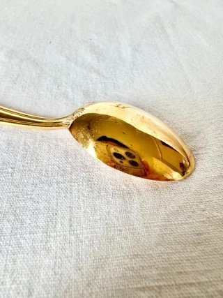 Cucharita de Café Bañada en Oro | Alta Calidad