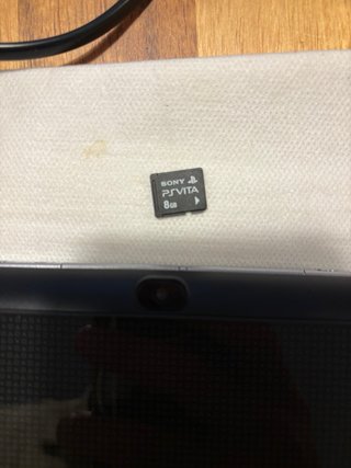 Sony PS Vita + memoria 8GB Negra + Cargador