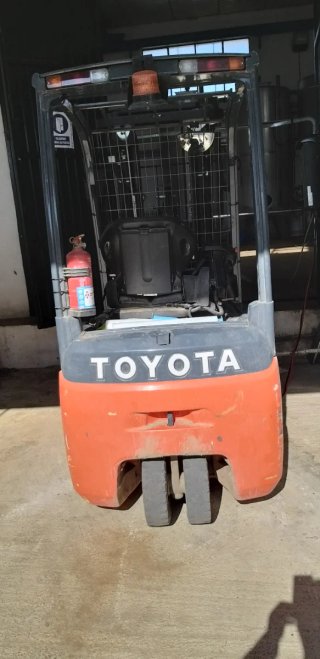Carretilla Elevadora Eléctrica Toyota