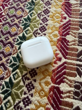 Airpods 4 Noise Cancelling