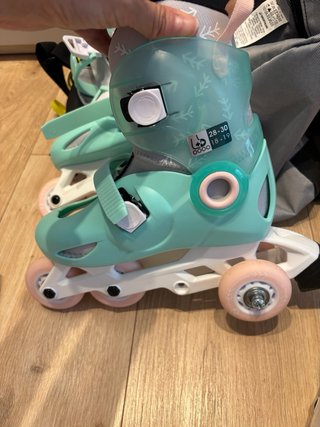 Set patines, casco, calcetines y protecciones
