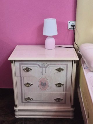 Conjunto dormitorio tocador y cómoda + cortinas
