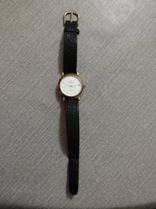 Reloj L'Etoile Quartz Dorado