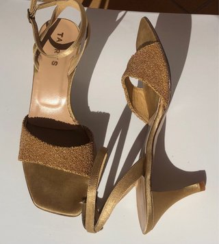 Sandalias doradas TARRES