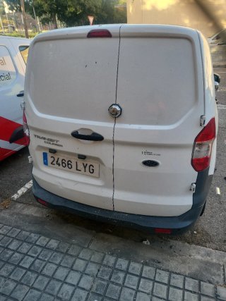 Ford E-Transit Courier 2021