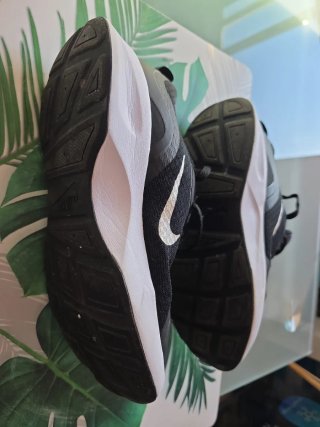 Zapatillas Nike Negras y Blancas