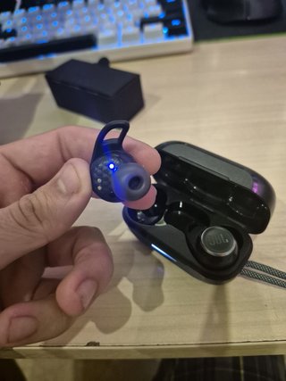 Auriculares JBL Reflect Aero Negros