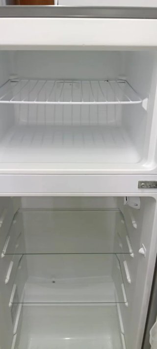 NEVERA PEQUEÑA HISENSE ENERGÍA A+ 143X55X55cm