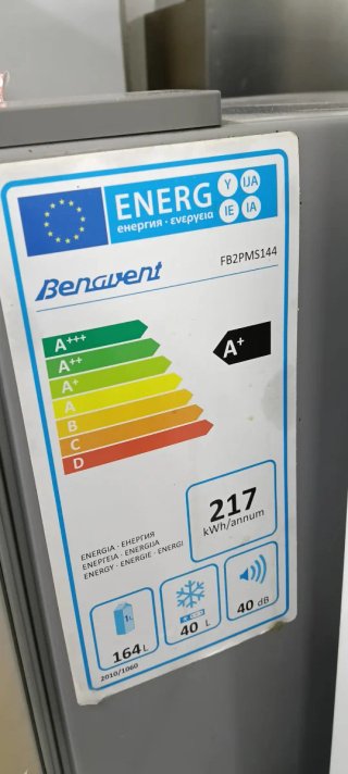 NEVERA PEQUEÑA HISENSE ENERGÍA A+ 143X55X55cm
