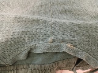 Vestito beige/verde oliva con bottoni
