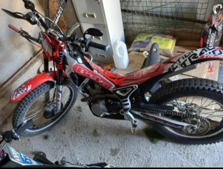 Moto de trial Beta matriculada