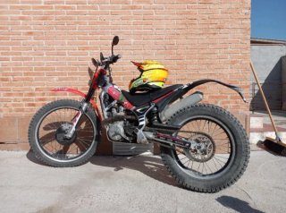 Moto de trial Beta matriculada