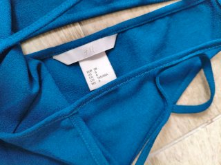 Conjunto H&M Blusa Azul y Falda Tubo Negra