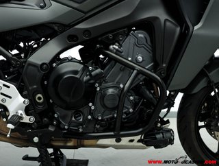 YAMAHA TRACER 9