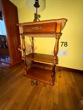 Mesita auxiliar de madera