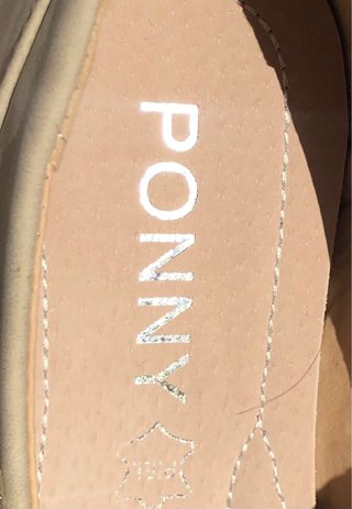 Zapatos de mujer beige con velcro