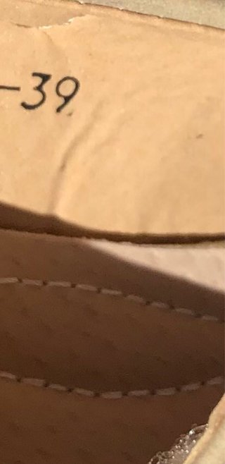 Zapatos de mujer beige con velcro