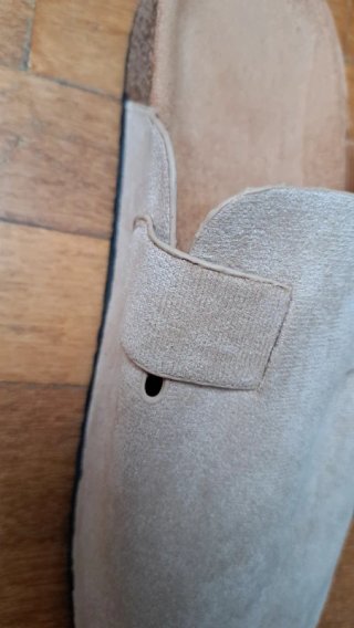 sandalias nuevas con etiqueta