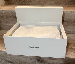 Zapatillas Calvin Klein grises y blancas