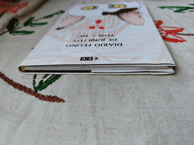 El diario Gatuno de Junji Ito. Yon y Mu.