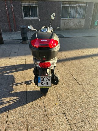 Moto SYM 125 ST Plata/Roja