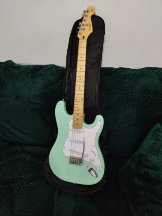 Guitarra Fender Stratocaster Réplica