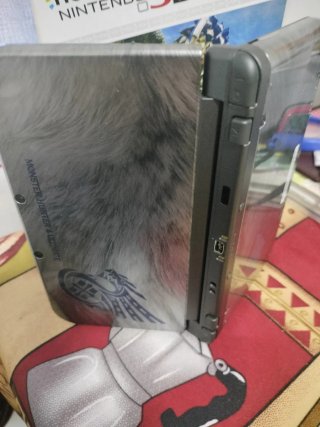 Nintendo 3DS XL Monster Hunter 4 Ultimate