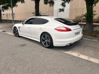 Porsche Panamera 4s look turbo
