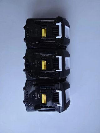 3x Batterie Makita 18V 5Ah Nuove