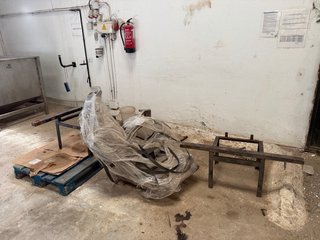 2 Toritos Mobesan: 2 pinzas y 2 volteadores