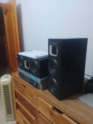 Amplificador JVC con 2 Altavoces