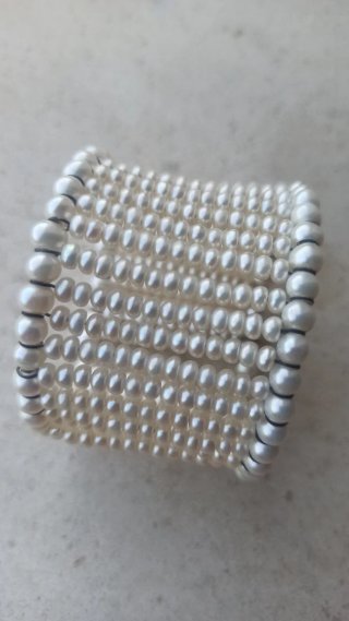 Pulsera de perlas naturales