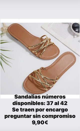 Sandalias doradas planas