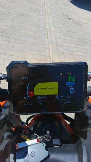 KTM Duke 390 2025 Naranja Negra