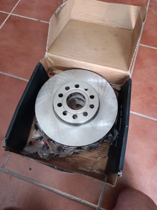 Discos Freno Delanteros Ventilados STARK