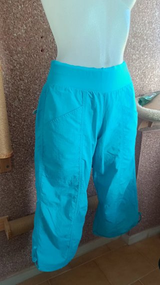 Pantalón corto playero turquesa