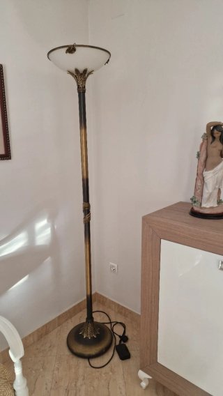 Lampada da terra dorata classica