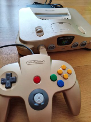 Nintendo 64 Gold NTSC-J + Mando Original