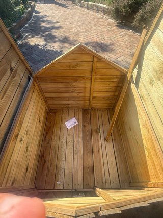 Caseta para perro de madera