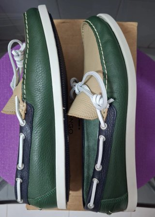 Náuticos de piel beige y verde