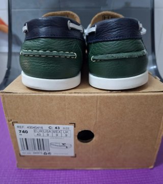 Náuticos de piel beige y verde
