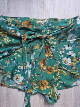 Falda Pantalón Verde Flores Pull&Bear