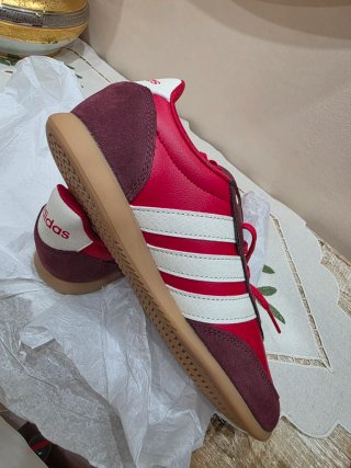 Zapatillas Adidas Rojas y Marrones Nuevas