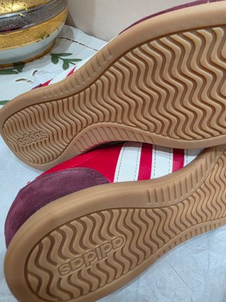 Zapatillas Adidas Rojas y Marrones Nuevas
