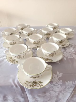Juego Consomé 12 servicios.San Claudio. Porcelana
