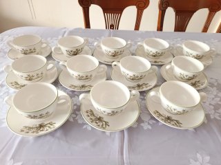 Juego Consomé 12 servicios.San Claudio. Porcelana