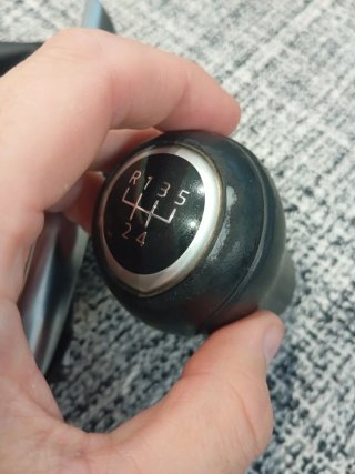 Pomo Mazda 2 DJ