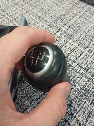 Pomo Mazda 2 DJ