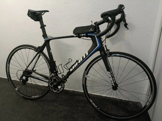 Bicicleta de carretera Giant de carbono